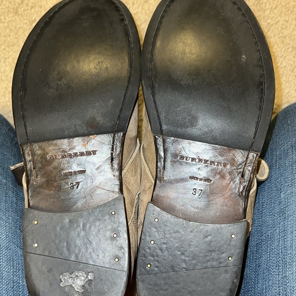 BURBERRY SOFT SUEDE MOTO BOOTIE - Picture 12 of 16